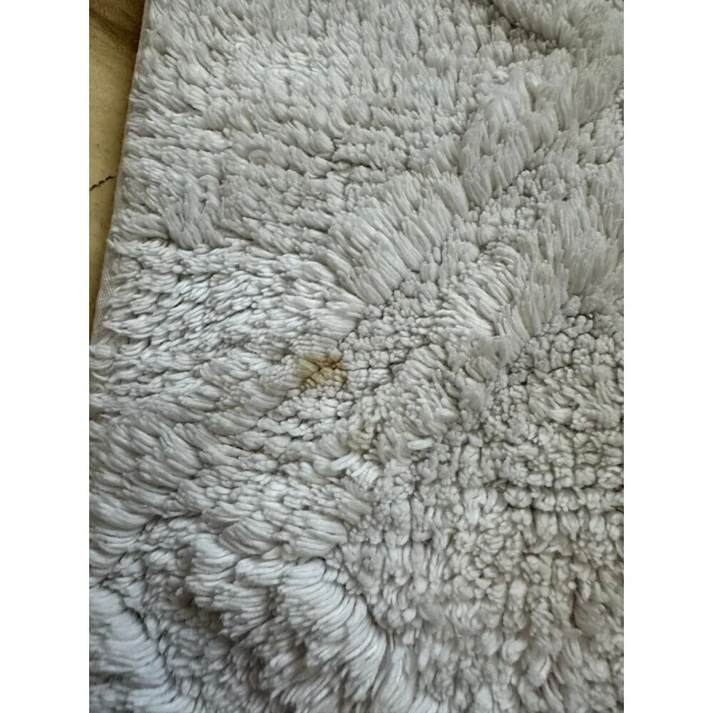 Plush Diamond Pattern Bath Mat